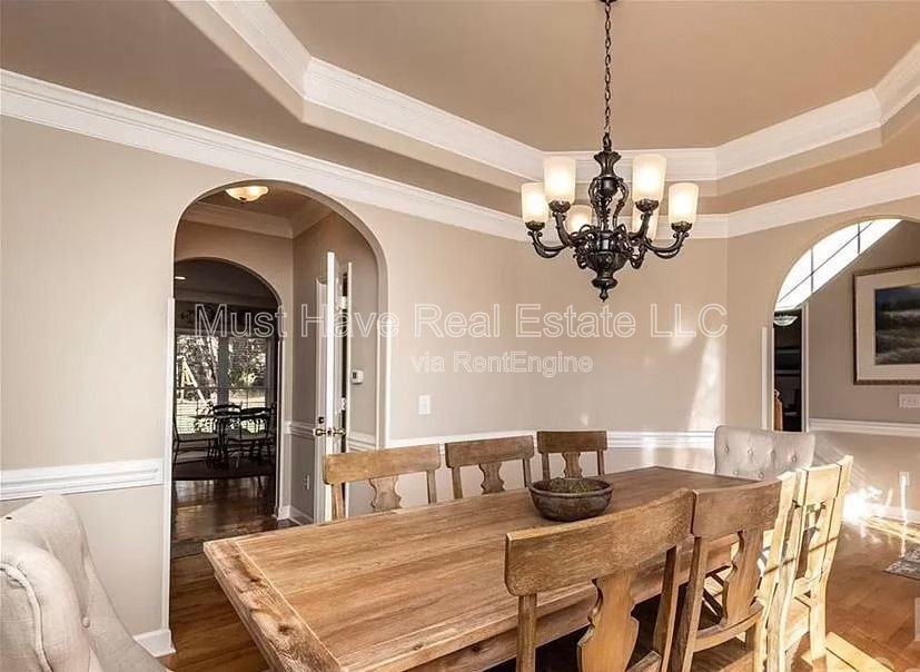 5700 Crown Ter - Photo 4 of 21