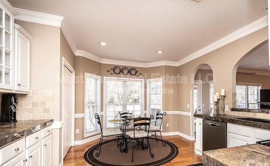 5700 Crown Ter - Photo 5 of 21