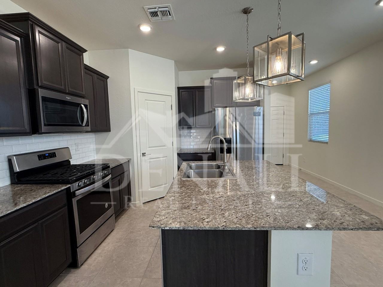 14380 W Valentine St - Photo 4 of 21