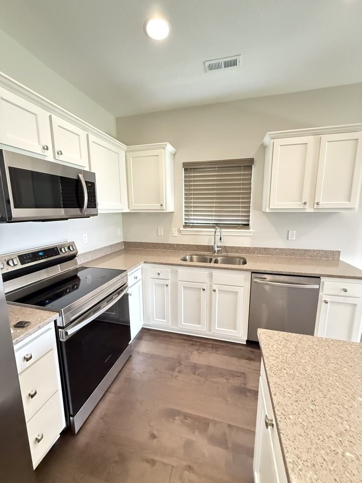 7909 Nwst Kcmo - Photo 6 of 14