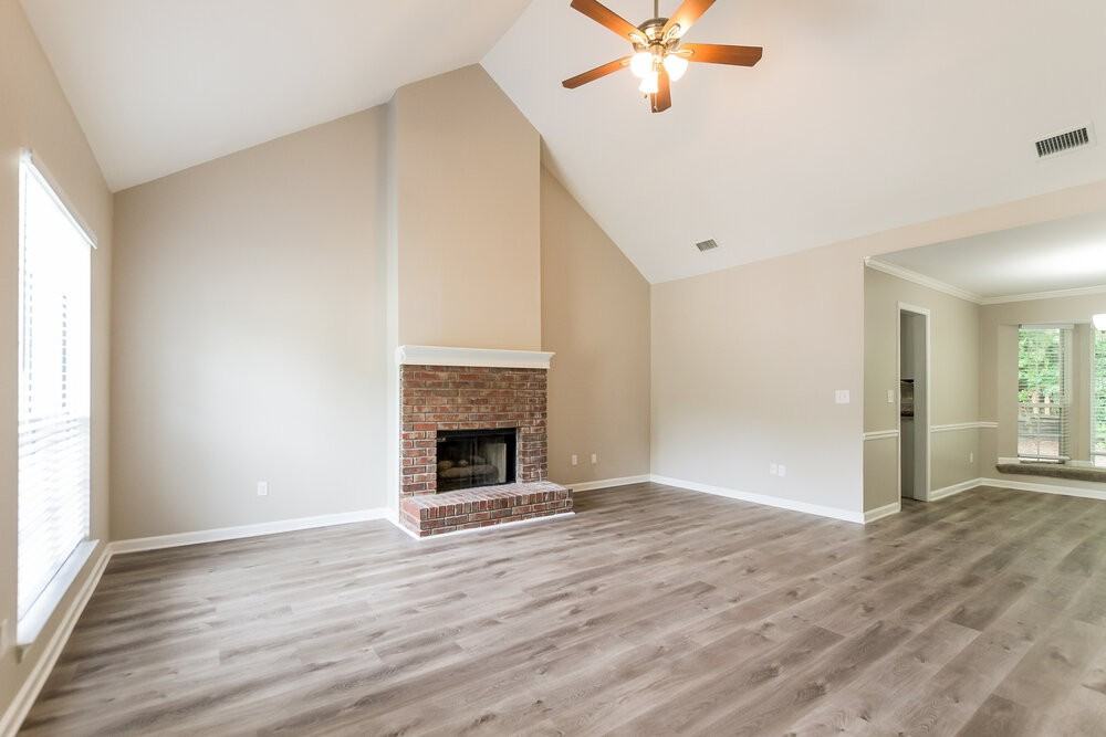 520 Brooksdale Dr - Photo 3 of 16