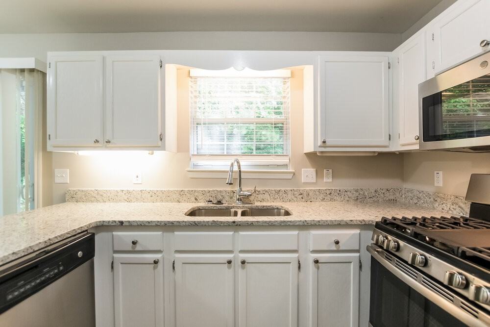 520 Brooksdale Dr - Photo 6 of 16