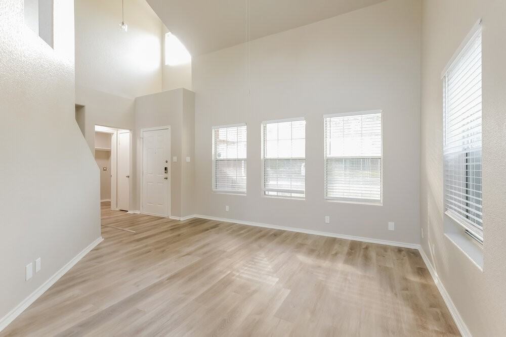 16706 Shipshaw River Dr - Photo 5 of 17