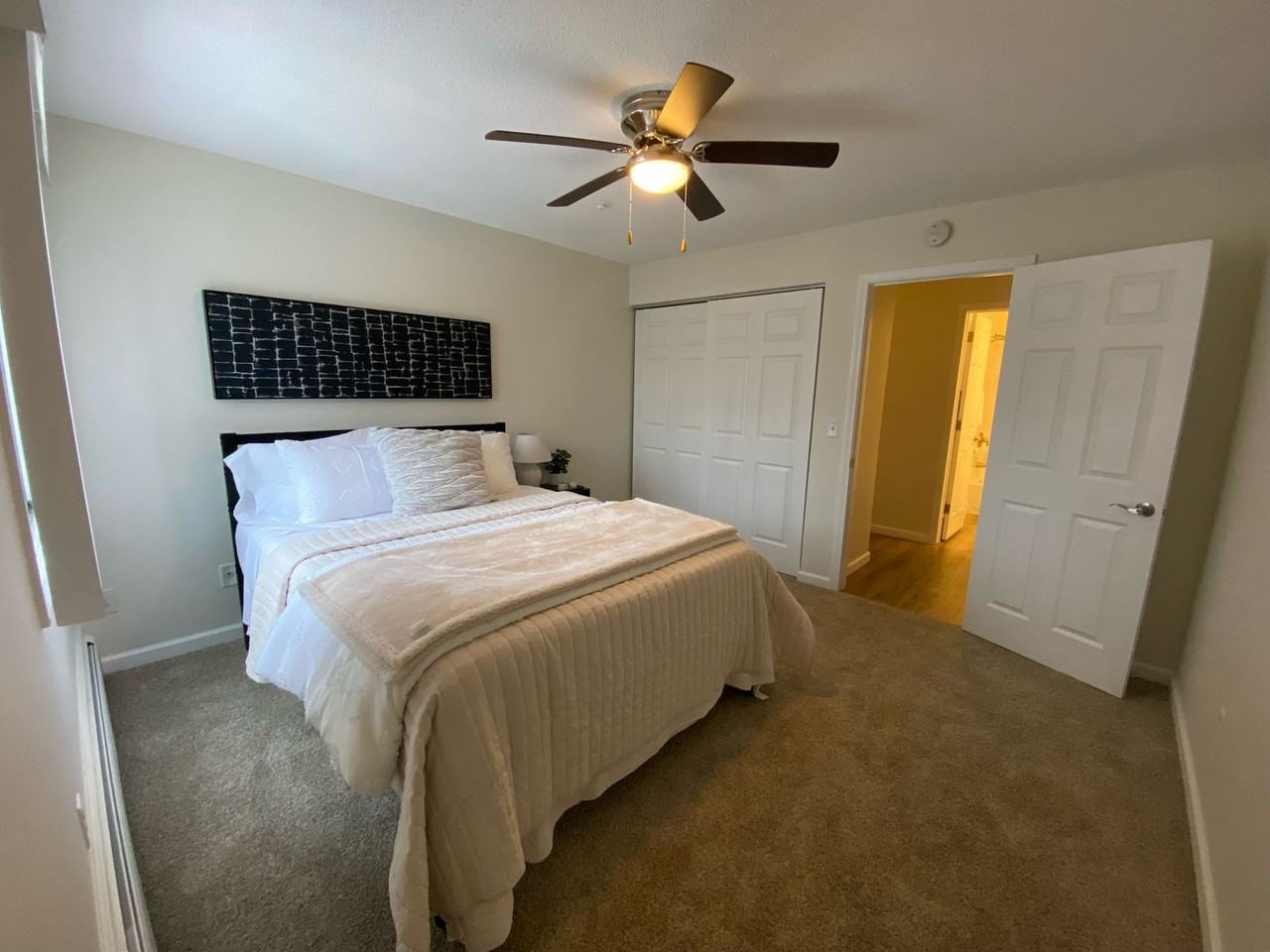Apartments on Silver Lake - Photo 3 of 17