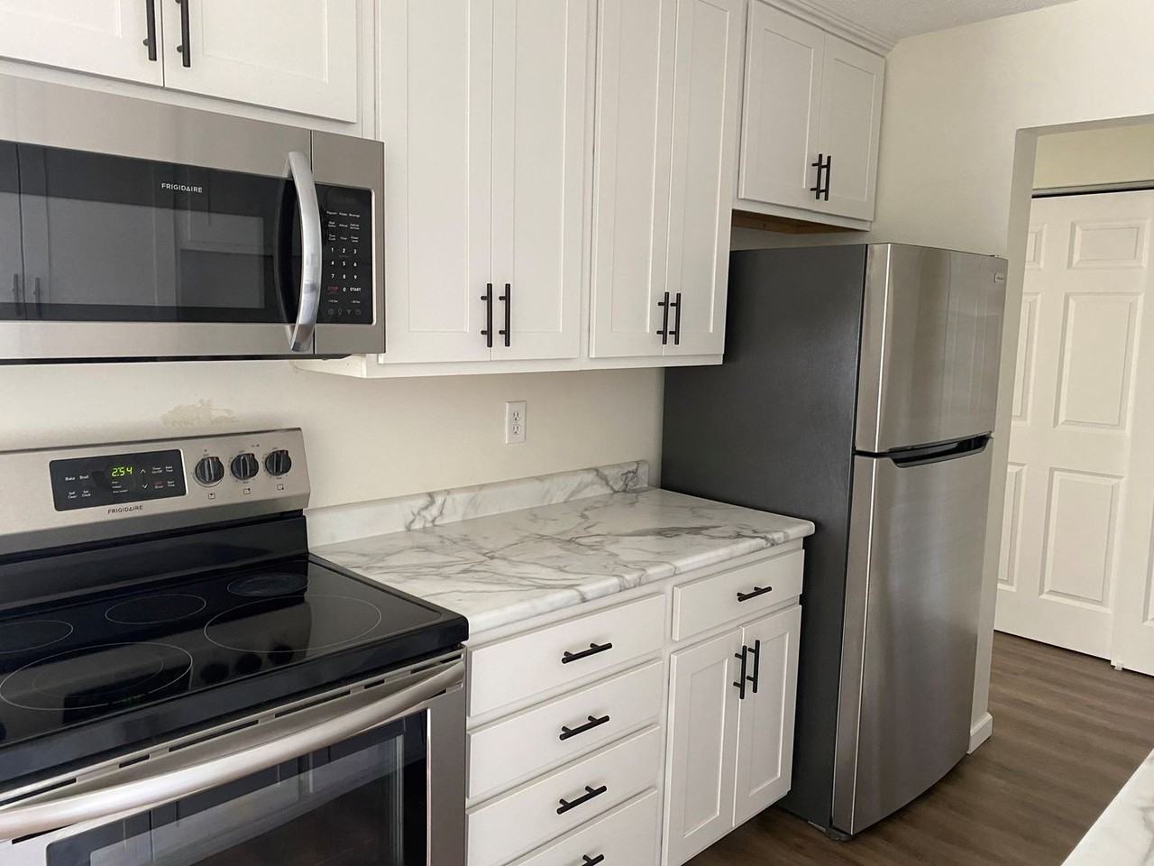 Apartments on Silver Lake - Photo 5 of 17