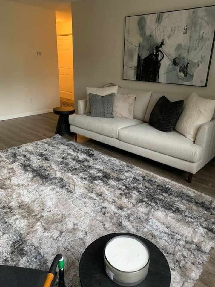 Apartments on Silver Lake - Photo 6 of 17