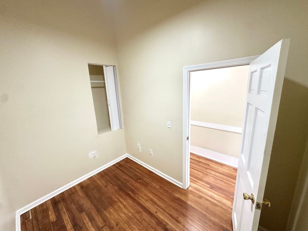 105 Bank St - Photo 6 of 30