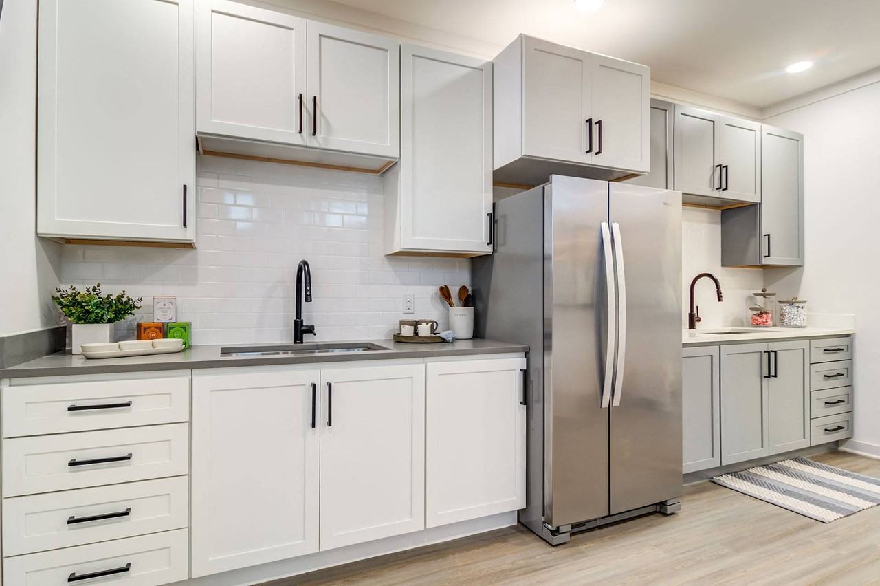 The Collins Luxury Apartments - Photo 4 of 28