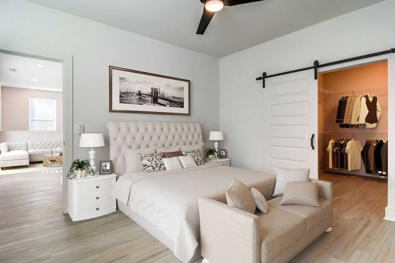 The Collins Luxury Apartments - Photo 7 of 28