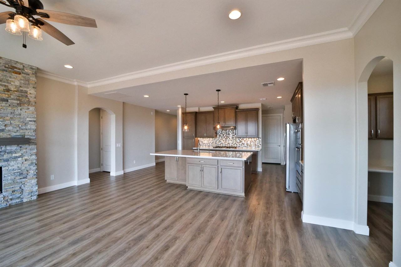 7037 N Robin Nest Ct - Photo 2 of 42