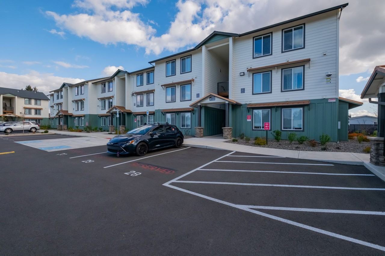 Birch Place Apartments - Photo 2 of 34