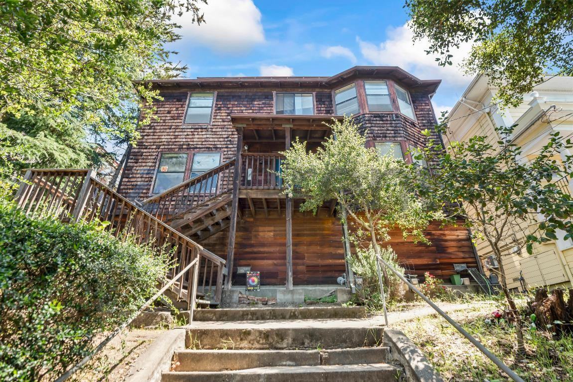 1315 Spruce St #1 - Photo 4 of 19