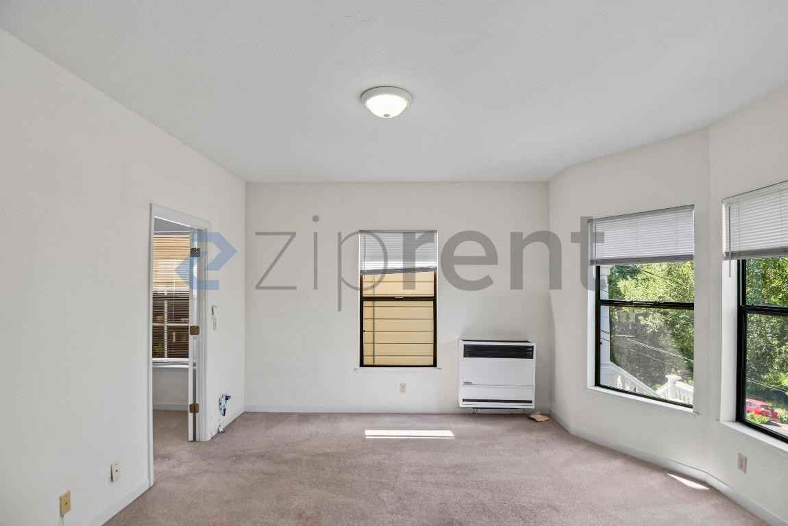 1315 Spruce St #1 - Photo 7 of 19