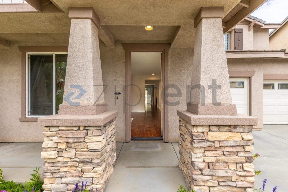 10798 Rosemary Way - Photo 5 of 25