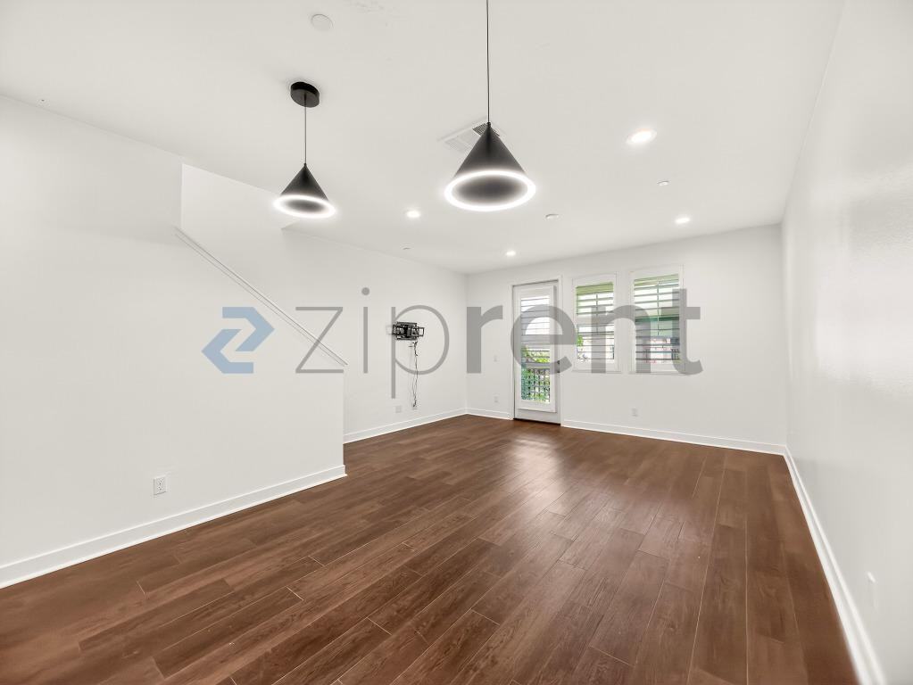 156 Hass Ln - Photo 4 of 32