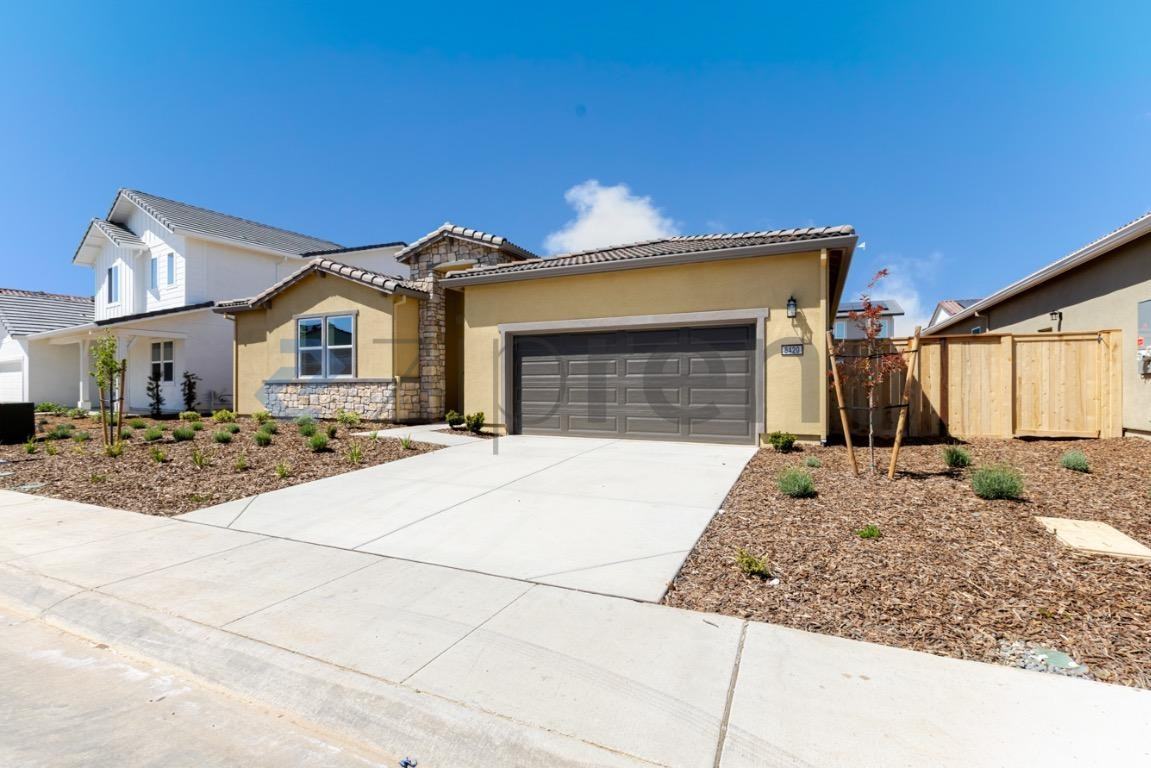 8420 Mondale Way - Photo 4 of 34