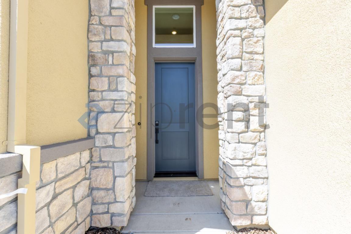 8420 Mondale Way - Photo 5 of 34