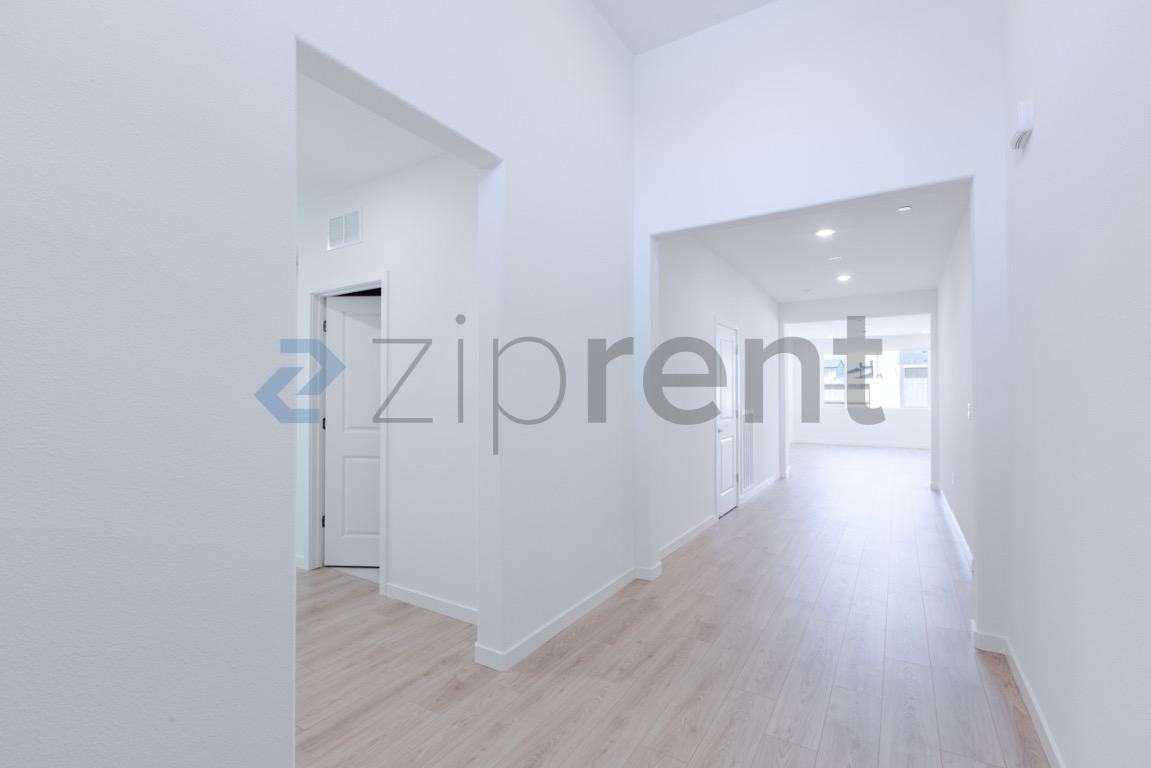 8420 Mondale Way - Photo 6 of 34