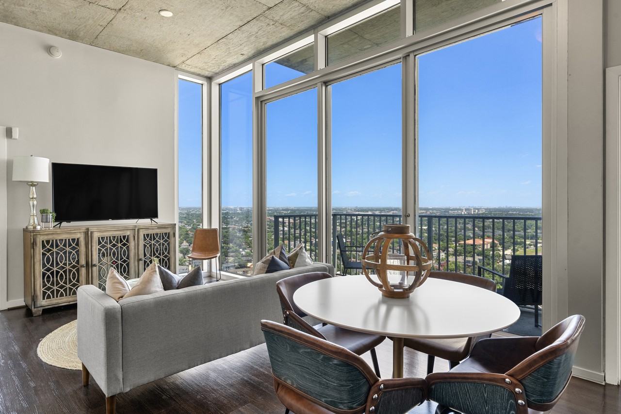 Allure Hermann Park at Med Center - Photo 2 of 48