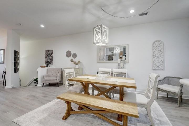 525 Bayfront Drive - Photo 7 of 10