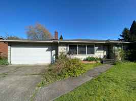 featured image of 3028 Lynn St
