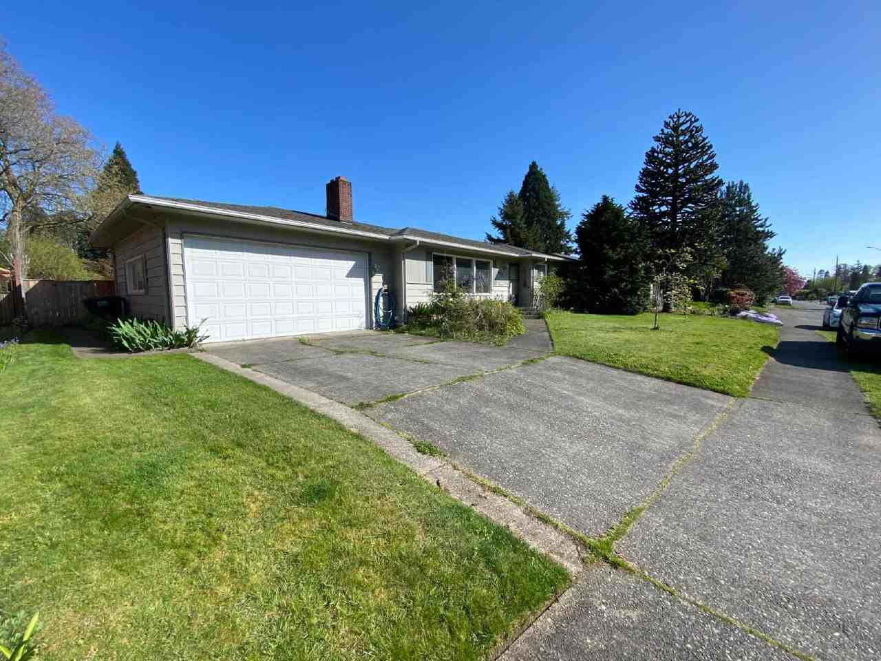 3028 Lynn St - Photo 2 of 27