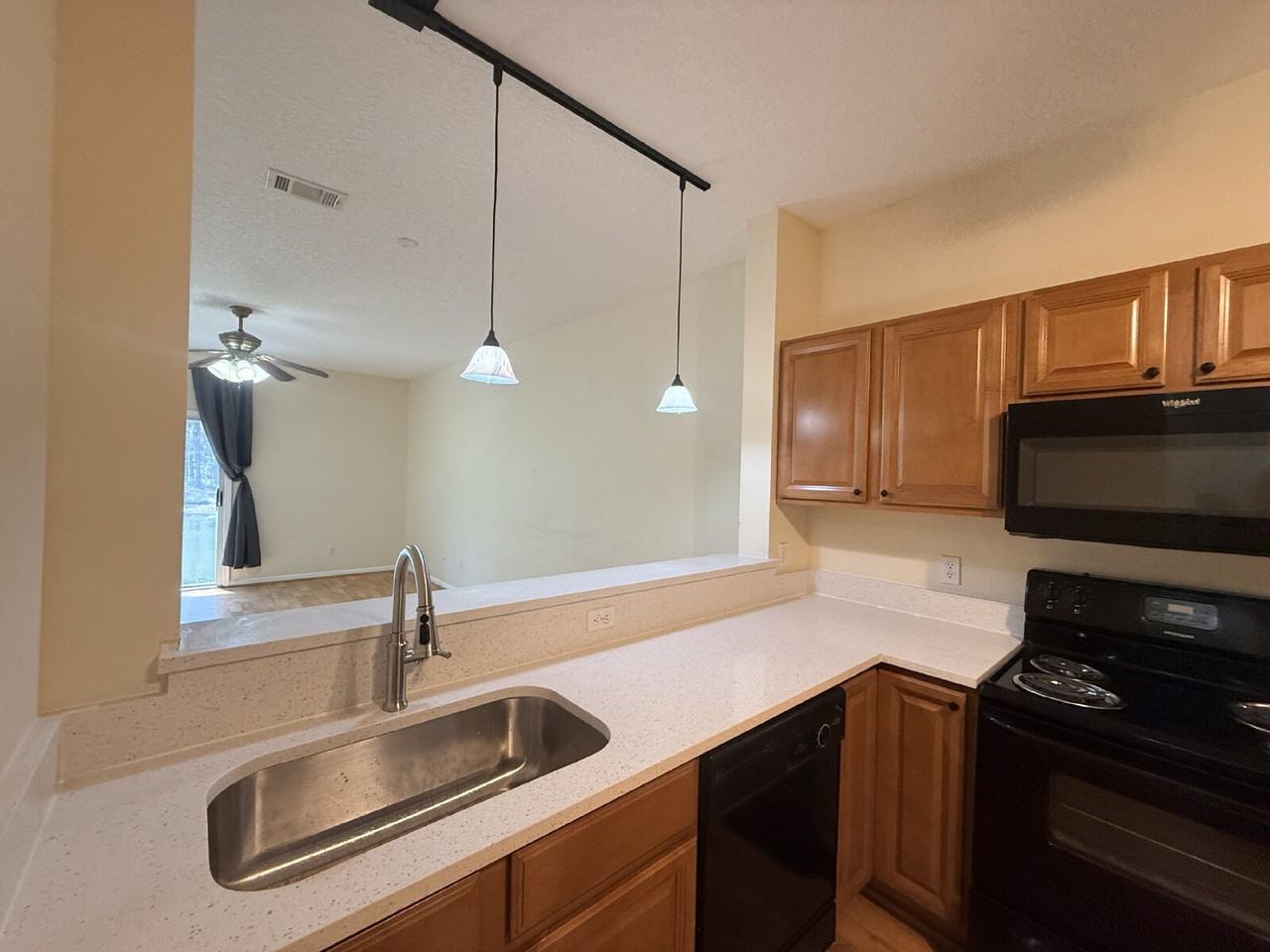 374 Scrub Jay Dr - Photo 5 of 23