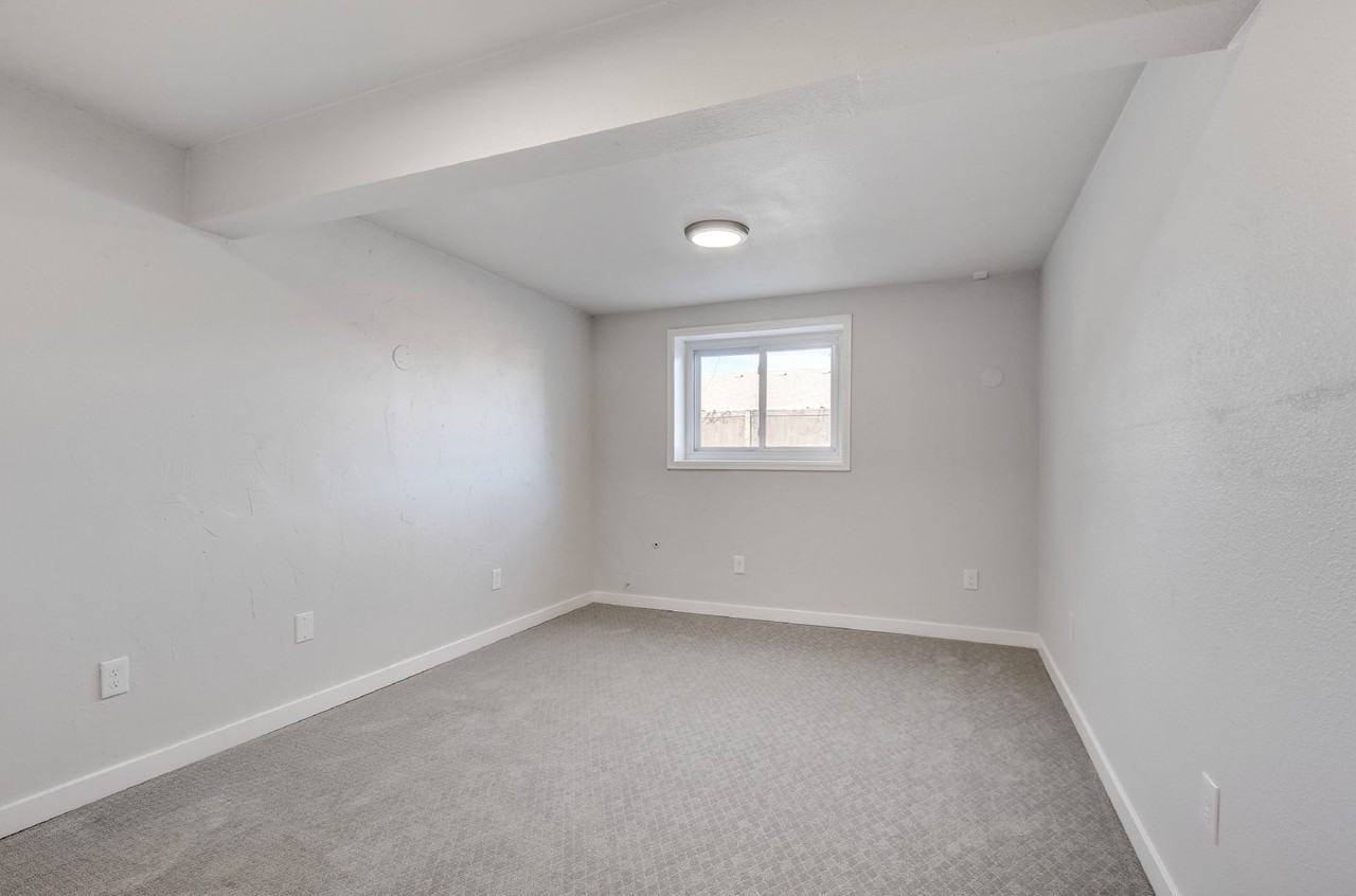 7464 E Long Ave - Photo 4 of 30