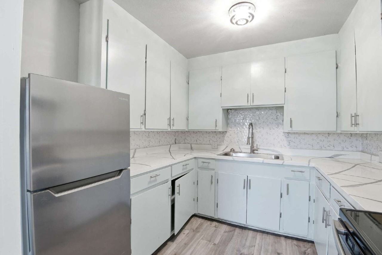 6318 Laramie St - Photo 2 of 13