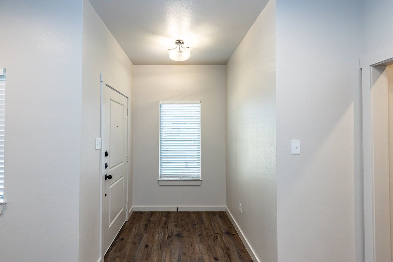 2526 138th St - Photo 7 of 36