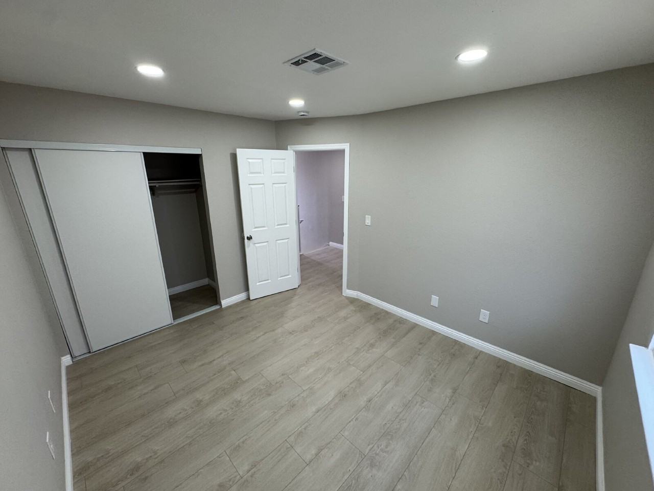 3610 Cecile Ave Apt B - Photo 3 of 11