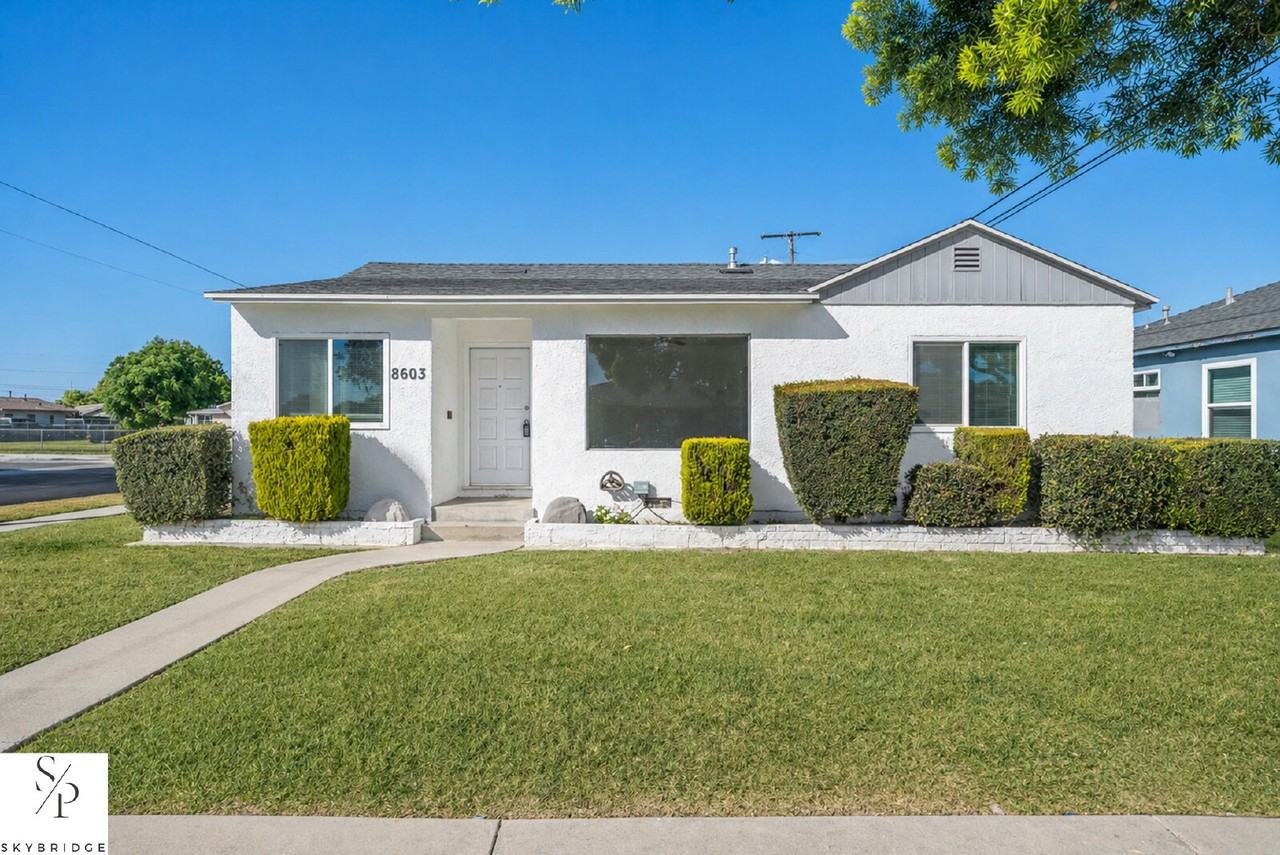 8603 Donovan St - Photo 2 of 21