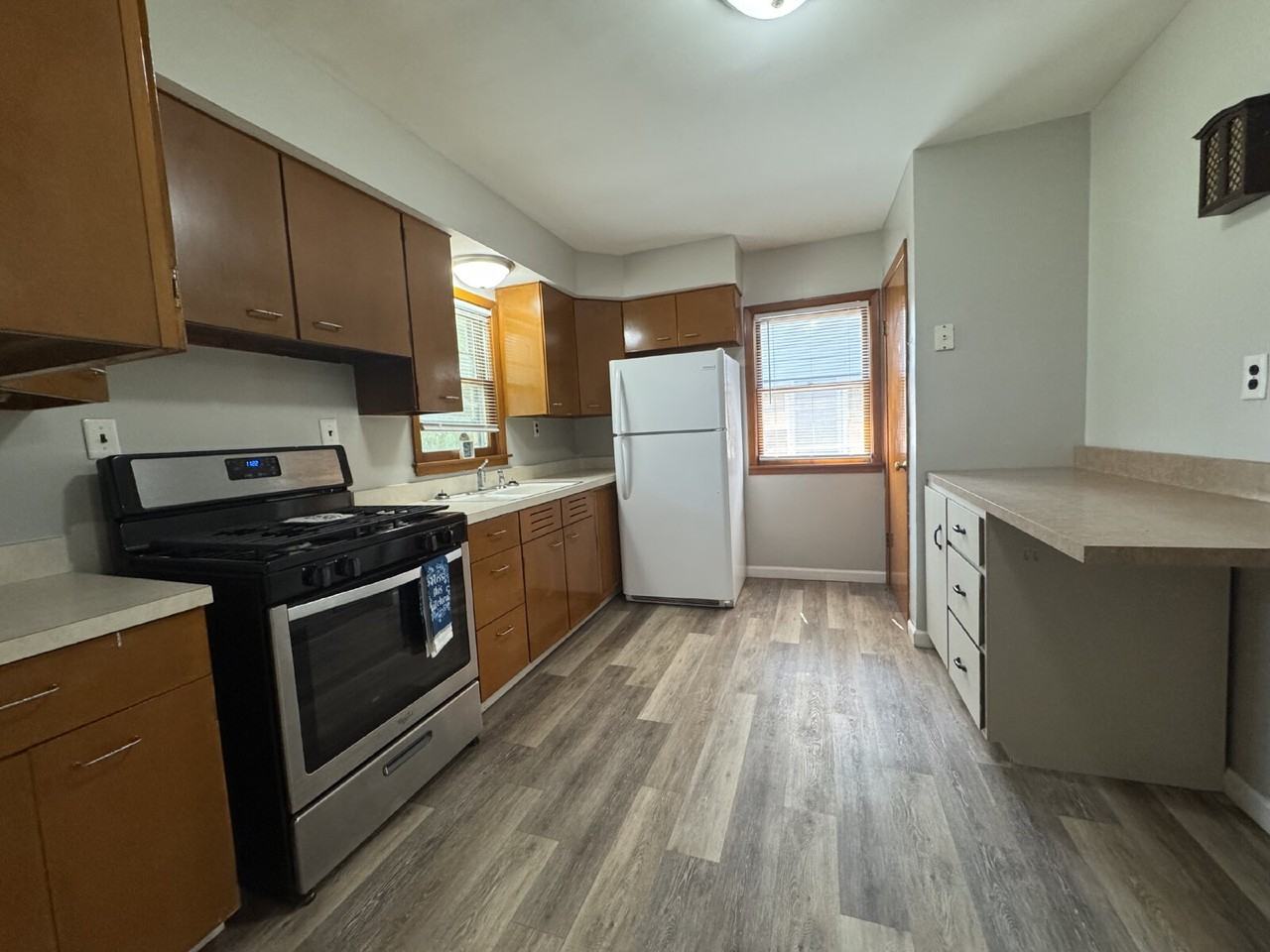 1729 W Iles Ave - Photo 5 of 22