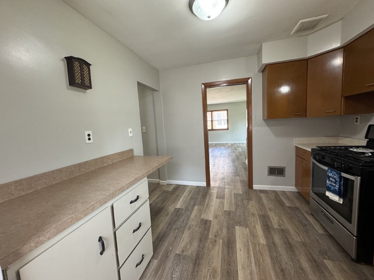 1729 W Iles Ave - Photo 7 of 22