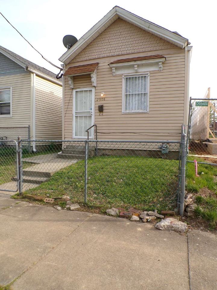 2508 Elliott Ave - Photo 2 of 19