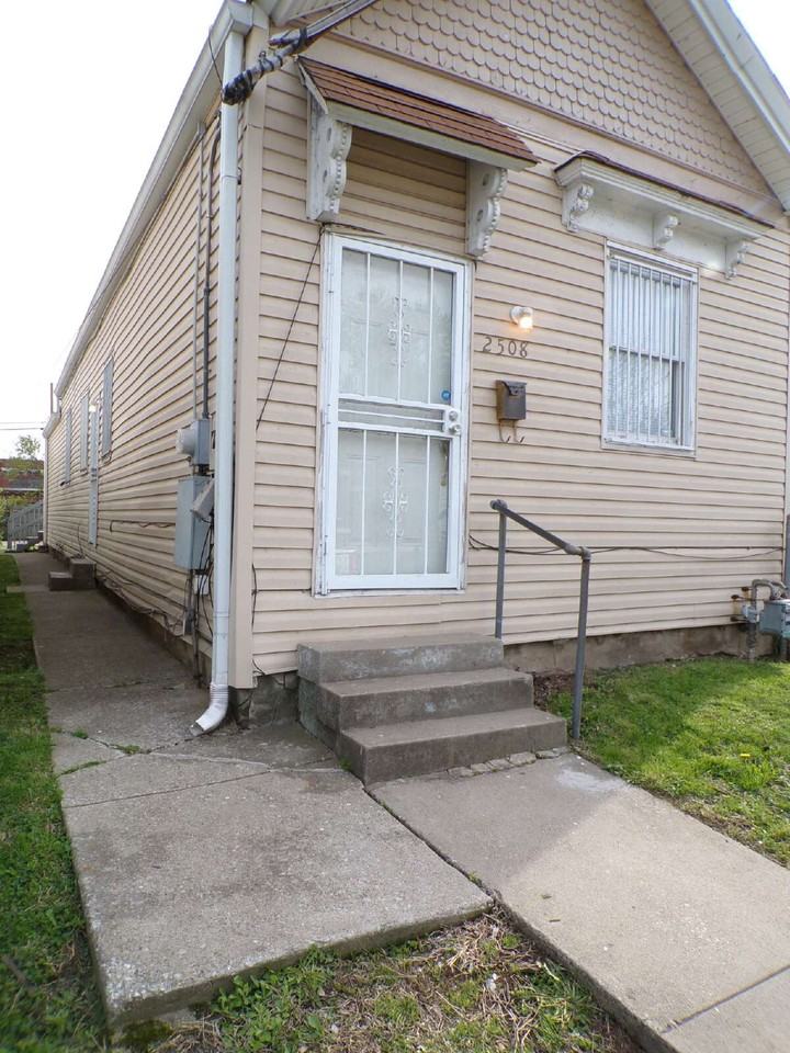 2508 Elliott Ave - Photo 3 of 19