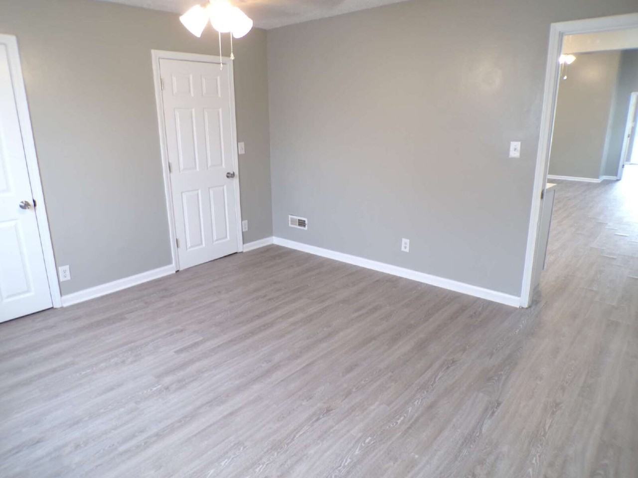 2508 Elliott Ave - Photo 5 of 19