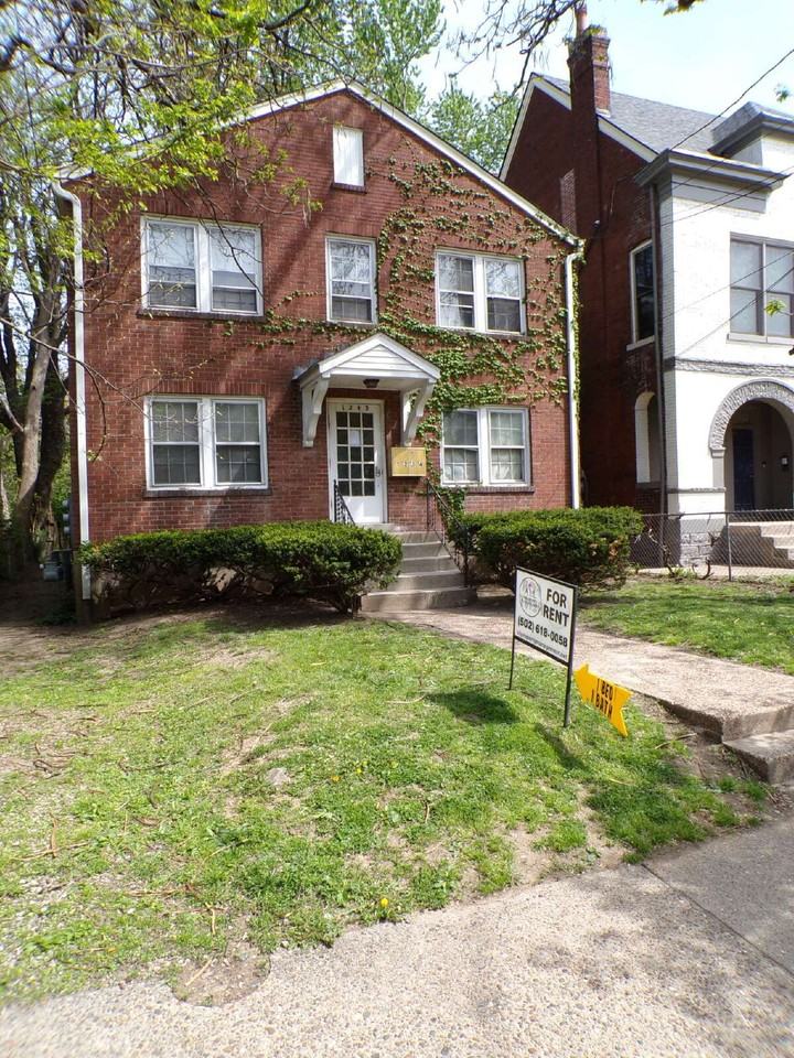 1243 S Brook St Apt 2 #2 - Photo 3 of 33