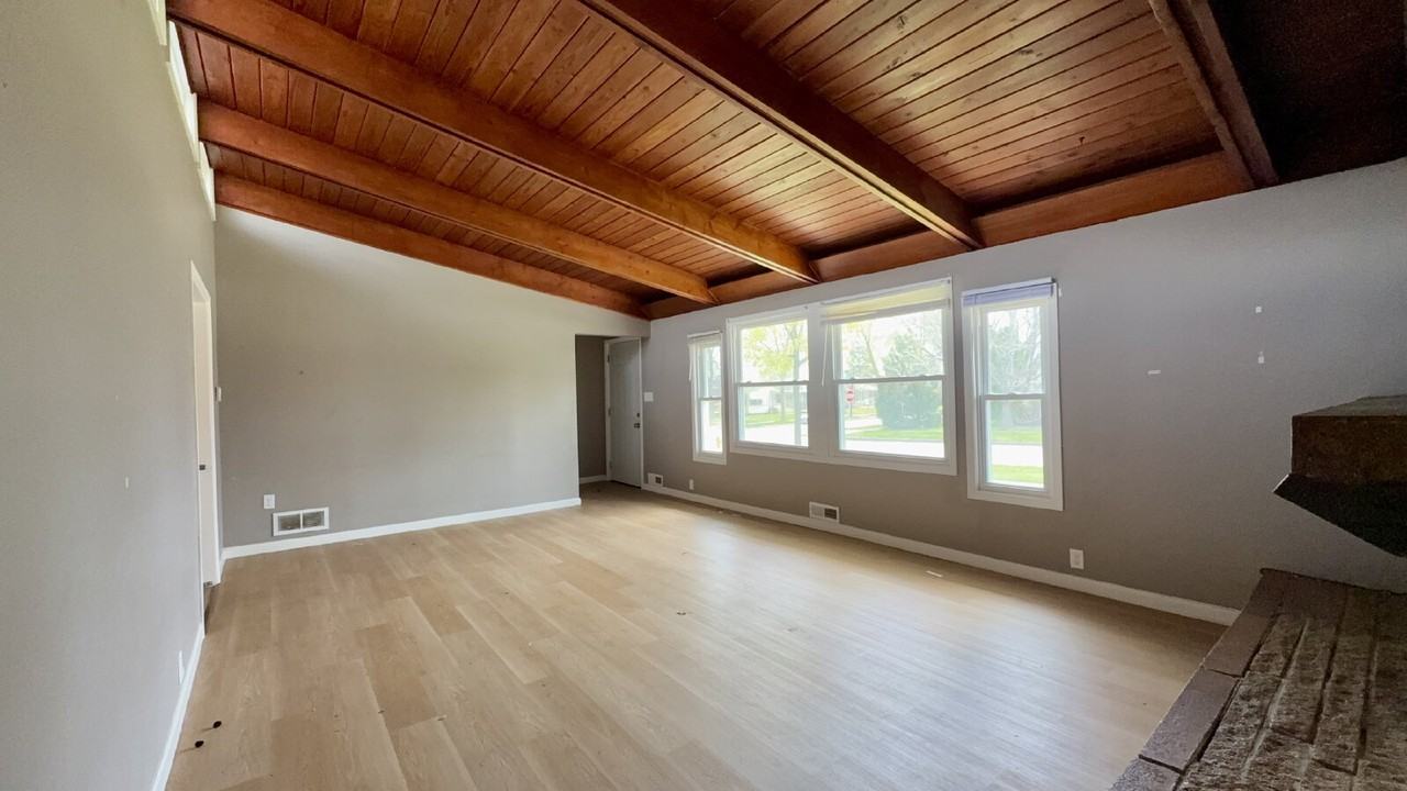 7006 W Lancaster Ave - Photo 3 of 19