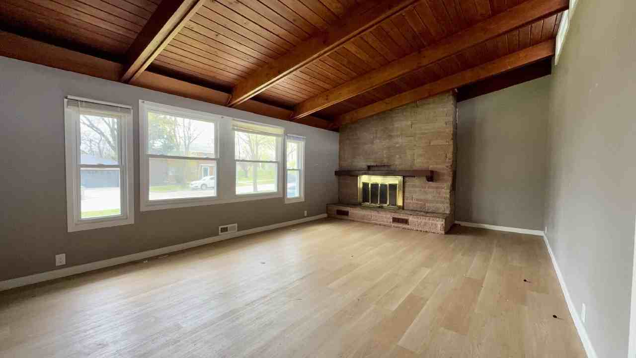 7006 W Lancaster Ave - Photo 4 of 19