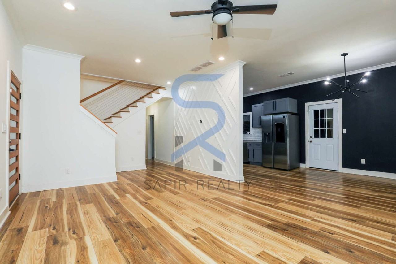3040 Valley Cir - Photo 2 of 20
