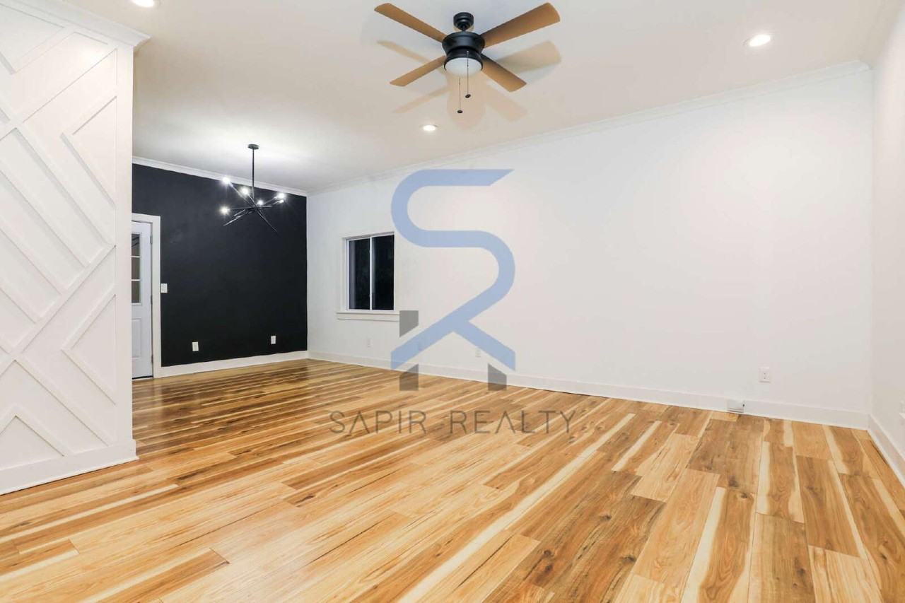 3040 Valley Cir - Photo 3 of 20