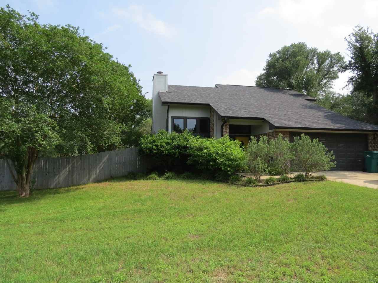 8 E Shawnee Ln - Photo 2 of 28