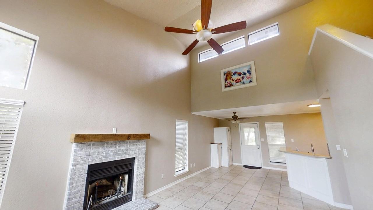 8 E Shawnee Ln - Photo 3 of 28