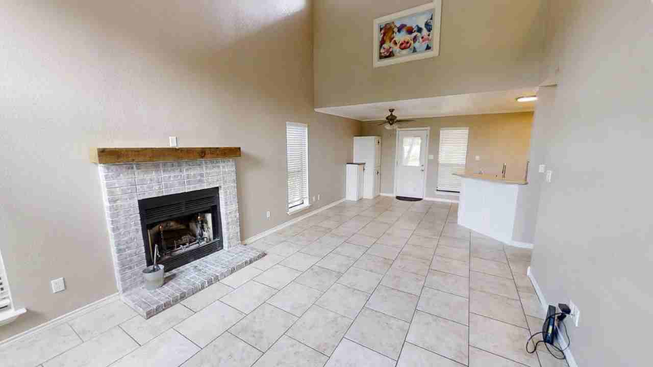 8 E Shawnee Ln - Photo 5 of 28