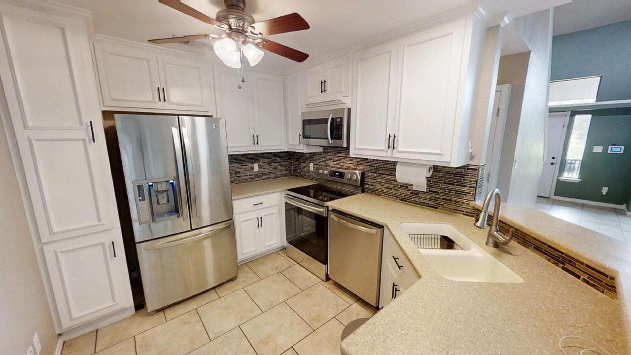 8 E Shawnee Ln - Photo 6 of 28