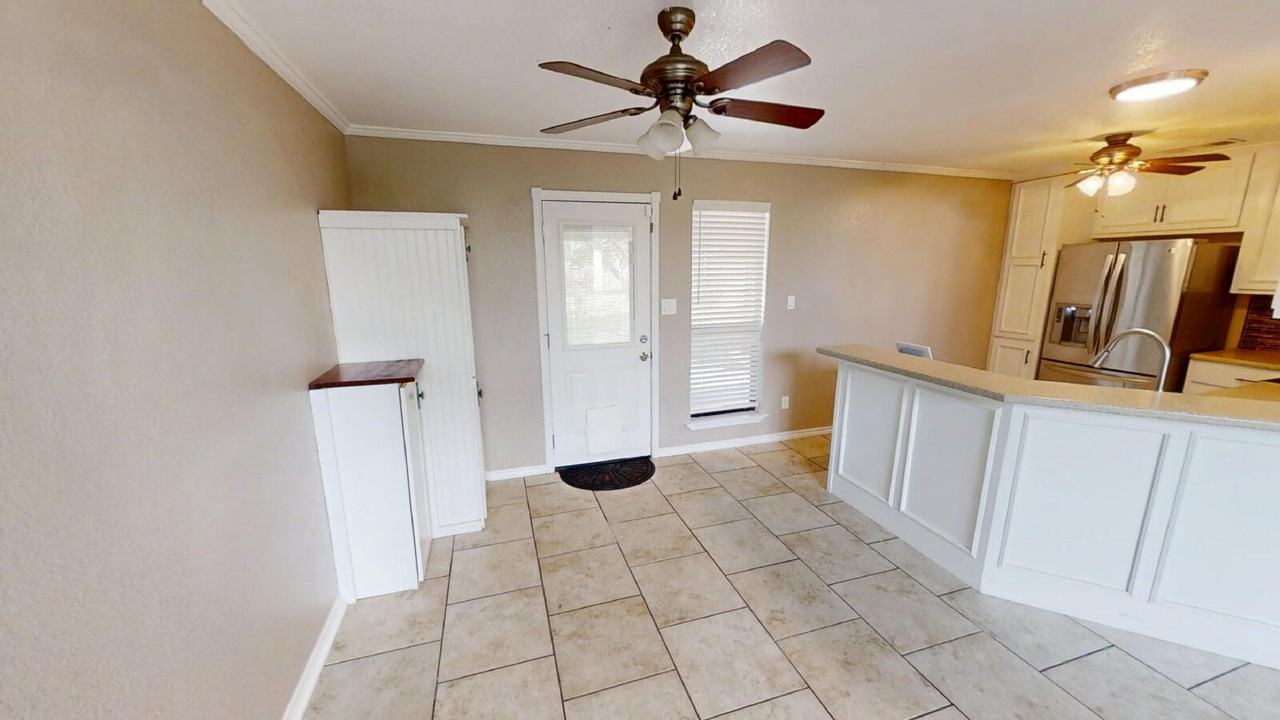 8 E Shawnee Ln - Photo 7 of 28