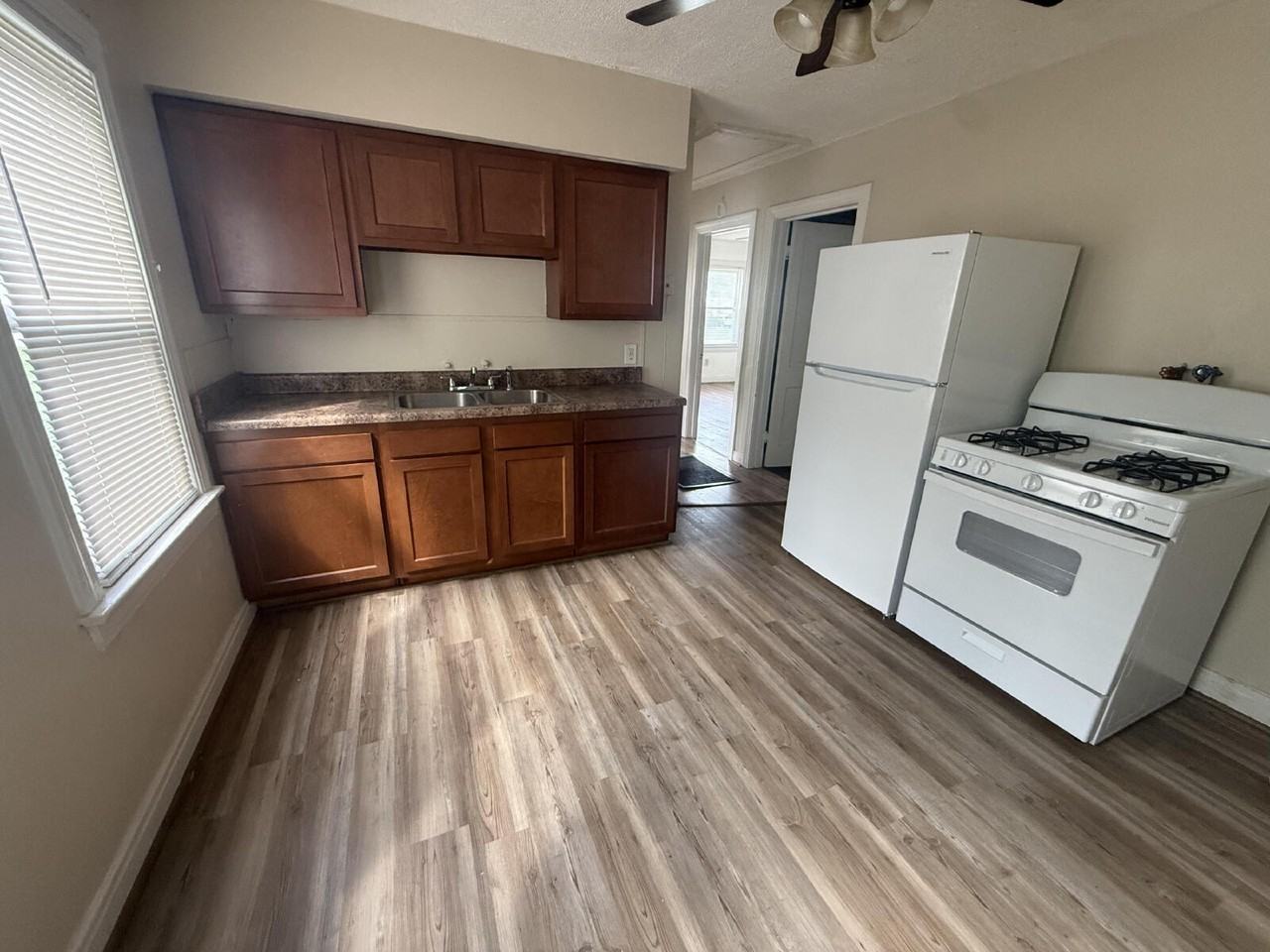 3806 W Kentucky St - Photo 4 of 13