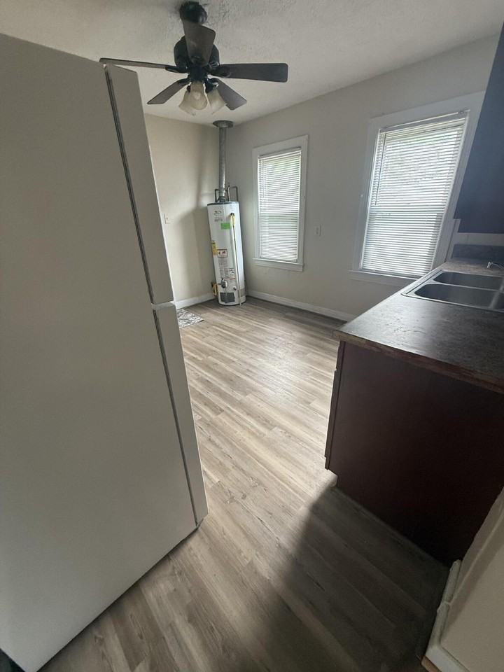 3806 W Kentucky St - Photo 5 of 13