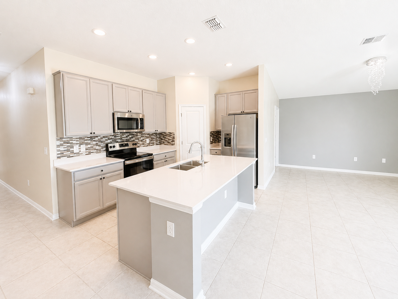 1450 Lassen St - Photo 3 of 11